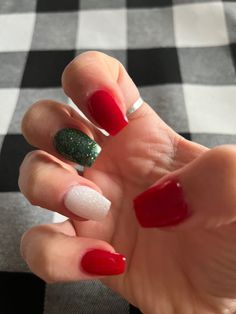 White Red And Green Nails, Christmas Nails Greens, Christmas Nail Ideas Solid Colors, Christmas Gel Dip Nails, Red And Green Dip Nails, Red And Green French Nails, Simple Christmas Nails Solid Color, Simple Christmas Nails Dip Powder, Red And Green Nails Simple