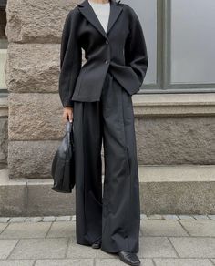 Womens Suit Aesthetic, Opera Outfit Ideas, Stylish Work Attire, Fancy Outfits, Suit Fashion, Mode Inspiration, Casual Style Outfits, Lookbook Outfits