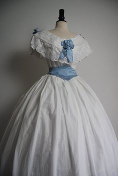 Victorian Ball Gowns Aesthetic, Victorian Dress Gown, Dresses Victorian, Gowns Aesthetic, Ball Gowns Aesthetic, Crinoline Skirt