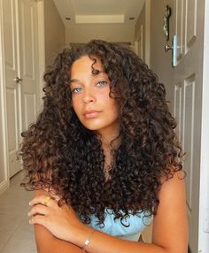 Types Of Curtain Bangs, Long Layered Curly Haircuts, Jayme Jo, Curtain Bangs Hairstyles, Women With Curly Hair, Cut Curly Hair, Layered Curly Haircuts, Curly Hair Ideas, Long Curly Haircuts