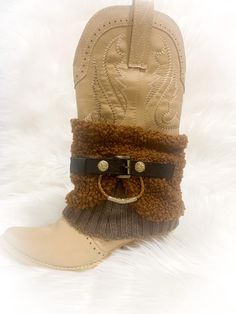 Removable Boot Bands that will add style and fashion to your boots and booties.  They either Velcro, Tie, or Slip On.  You will love the versatility of being able to wear on any boot and any color.  Bands fit all Boot sizes.  Smoke Free/Pet Free/Clean Home Requests can be made for Style, Color, and Design. Do you love Bling?  Do you love Sparkle?  Do you want to Stand out in a Crowd?  Do you want Glam without the High Price? ...These band boots are for you!! 📌 Ready to Ship Bridal Boots, Boot Stand, Western Boutique, Cowgirl Boot, Fashion Glamour, Love Sparkle