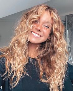 Hairstyles List, Curly Hair Inspiration, Long Blonde, Haircuts For Long Hair, Long Blonde Hair, Hair Envy, Big Hair