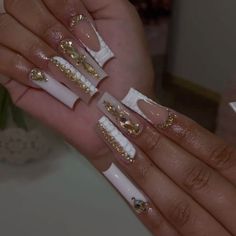 White Gold Prom Nails, White And Gold Bling Nails, White And Gold Nails With Rhinestones, Soft White Nails With Rhinestones, Nails White And Gold Design, White And Bronze Nails, White Snd Gold Acrylic Nails, Gold White Acrylic Nails, Gold Nails Acrylic Medium