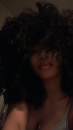 Black Curly Hair Girl, I Heart Curly Heads Pfp, Curly Hair Fits, Long Natural Curly Hair, Curly Hair Natural, Puffy Hair