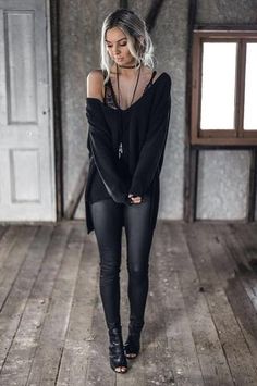 Womens Trendy Sexy Loose Long Sweater Sweater Tops, Rock Punk, Black Women Fashion, All Black Outfit, Loose Sweater, Edgy Outfits, Looks Style, Ladies Dress Design