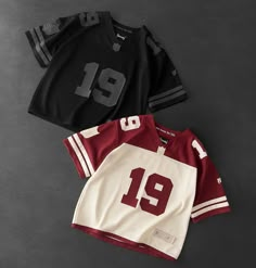 Jersey Inspo Design, Mens Coats Casual, Goth Casual, Basketball Clothing, Oversized Jersey, Sweater Outfits Fall, American Football Jersey, Basketball Clothes, Solid Color Sweater