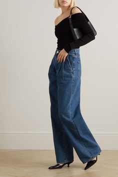 GOLDSIGN The Edgar pleated high-rise wide-leg jeans | NET-A-PORTER US Wide Leg Pants Outfit Work, Pleated Denim Pants, Short Legs Long Torso, Jeans Pants Outfit, Pant Outfits For Women, Denim Pants Outfit, Style Icons Women, Pleated Jeans, Estilo Kardashian