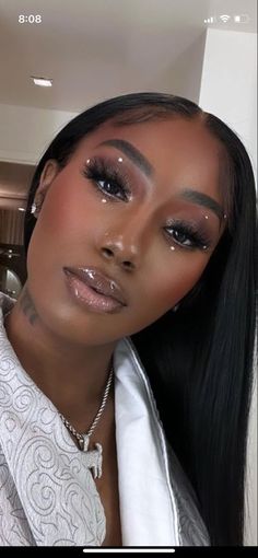 Makeup Book, Maquillage Yeux Cut Crease, Birthday Makeup Looks, Brown Girls Makeup, Straight Human Hair Bundles, Rhinestone Makeup, Makeup For Black Skin, Glam Makeup Look