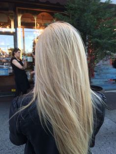 Blonde Color Highlights, Hair Blonde Color, Champagne Blond, Champagne Blonde Hair, Medium Blonde Hair, White Blonde Hair, Hair Blond