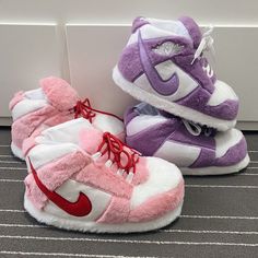 Fluffy Shoes, Pretty Sneakers, Nike Fashion Shoes, Preppy Shoes, Pretty Shoes Sneakers, All Nike Shoes, Cute Slippers, Cute Nike Shoes, Cute Sneakers