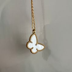 A product that will leave you with a butterfly effect. Designed with love. ♥ The product is produced in silver. Gold plated on silver. The product is manufactured with first class quality.The product is 18K quality silver plated. ♥ Chain length: 45cm. It is the ideal size. We have 16-18-20 inch chain options. ♥ The product size is around 23x19 mm. ♥ The product is 925 silver. ♥  Gemstone White  Ceramic Gold Dainty Necklace, Ceramic Butterfly, Butterfly Necklace Gold, Necklace Butterfly, Butterfly Effect, Dainty Gold Necklace, Necklace White, Wedding Jewellery Necklace, Butterfly Necklace