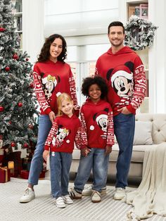 Family Matching Christmas, Hooded Top, Holiday Pajamas, Christmas Characters, Comfy Tops, Disney Merchandise, Print Pajamas, Hooded Tops, Matching Family Outfits