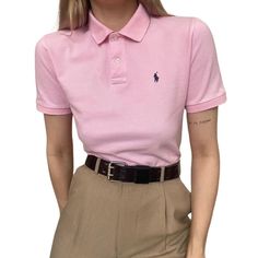 Camiseta Polo Pique Mujer Rosada - Golden Wear Colombia Polo Women Shirt, Polo Women Outfit Casual, Pink Shirt Outfit Women Work, Pink Polo Dress Outfit, Polo Shirt For Women Outfit, Womens Polo Outfit, Casual Polo Shirt Outfit Women, Polo Outfits For Women Summer, Polo Shirt Fits Women