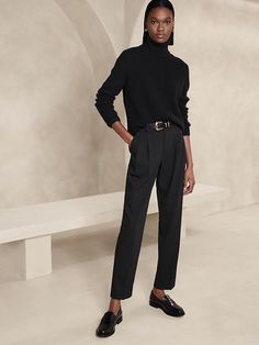 Saw this on Banana Republic: Slacks Outfit, Banana Republic Style, Petite Shorts, Androgynous Fashion, Wool Pants, Slim Fit Pants, Professional Outfits, Slim Pants, Work Attire