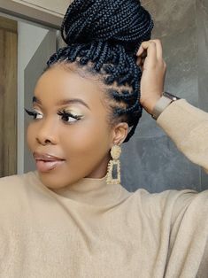 Small Box Braids Updo, Large Knotless Braids Hairstyles Updo, Braids Updo For Black Women Up Dos, Fulani Braids On Natural Hair, Box Braids Hairstyles Medium, Braid Hair Dos, Box Braids Images, Box Braids Updo