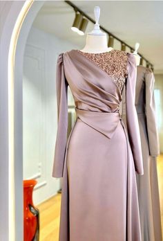 Bridesmaid Hijab Dress, Bridal Abaya, Dress Brokat Modern, Model Dress Kebaya, Fashion Show Dresses, Gowns Dresses Elegant, Muslim Fashion Dress, Beautiful Dress Designs