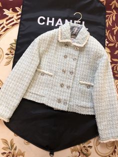 Chanel Clothes Women, Channel Coat, Chanel Outfits Women, Chanel Jacket Outfit, Channel Clothes, Estilo Ivy League, Estilo Ivy, Blazer Outfits Casual, Clothes Autumn