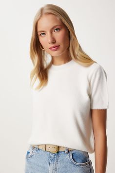 Experience ultimate comfort and elegance with our White Short Sleeve Cashmere Sweater. This luxurious knit top is crafted from the finest cashmere, providing a soft, cozy feel against your skin while keeping you stylish throughout the year. The timeless white color and classic crew neckline make it a versatile wardrobe staple that pairs effortlessly with jeans, skirts, or trousers. Whether worn alone or layered under a blazer, this sweater offers a polished look for any occasion, from casual outings to office meetings. Elevate your everyday style with this chic, comfortable piece. • White cashmere sweater • Short sleeve cashmere top • Women’s luxury knitwear • Soft cashmere sweater • White knit top for women • Elegant cashmere sweater • Women’s cozy knit top • Crew neck cashmere sweater • Cashmere Sweater White, White Cashmere Sweater, Minimalist Wardrobe Essentials, Sweater Short Sleeve, White Knit Top, Sweater Refashion, Spring Maxi Dress, Chic Wardrobe, Effortless Outfit