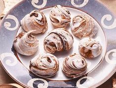 Chocolate Swirl Divinity Cookie Recipe For Embossed Rolling Pin, Best Hamburger Recipes, Homemade Hamburger Patties, Chocolate Meringue Cookies, Caramelized Onions Recipe, Meringue Cookie Recipe, Chocolate Meringue, Shortbread Cookie Recipe, Patties Recipe