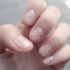 Nude nails with silver metallic stars nail art. #nailart #manicure #nailpolish Nagellack Trends, Nail Swag, Bohol, Orange Nails, Creative Nails, Love Nails