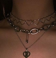 Heart Choker, Grunge Aesthetic