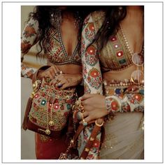 Sabyasachi Blouse Designs, Sabyasachi Embroidery, Sabyasachi Blouse, Hand Embroidery For Beginners, Sabyasachi Mukherjee, Crochet Outfit, Bollywood Outfits, Desi Fashion Casual, Indian Saree Blouse