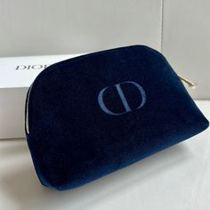 Dior Toiletry Bag, Christian Dior Makeup, Dior Cosmetics, Pink Makeup Bag, Travel Clutch, Pink Pouch, Cosmetic Bag Organization, Makeup Travel Case, Makeup Bag Organization