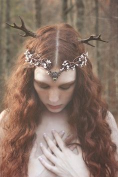 keeper of the forest's innocence Human Horns, Fantasy Photography, Beltane, Redhead Girl, Foto Art, Fairy Costume, Portrait Ideas, Wild Things, Project Photo