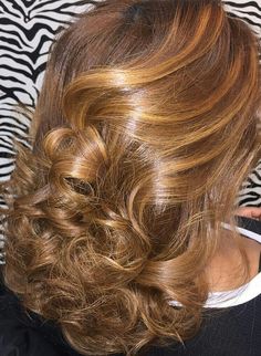 Honey Brown Blonde Highlights, Spiced Amber Hair Color, Ginger Hair With Brown Highlights, Coconut Hair Color, Brown And Gold Hair, Ginger Hair With Blonde Highlights Black Women, Brown With Honey Blonde Highlights, Gold Brown Hair, Jasmine Hair