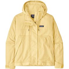 Patagonia is no stranger to sailing styles, so they took their heritage designs and upgraded them into the Skysail Jacket. With a more modern silhouette and incredibly eco-friendly recycled threads, this seaworthy jacket is perfect on sunny days where sea spray and solar rays are our worst enemy. The nylon threads offer an incredible UPF rating, and PFC-free water-repellent keeps us dry and comfortable on the cool waves. Sailing Jacket, Outdoor Coats, Ski Coat, Rain Jacket Women, Fishing Nets, Hiking Fashion, Wind Jacket, Raincoats For Women, Snowboard Jacket