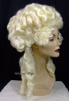 Marie Antoinette Costume Halloween, Marie Antoinette Wig, Marie Antoinette Costume, Madonna Vogue, Fiber One, Wig Color, Best Wigs, Headband Wigs, Honey Blonde