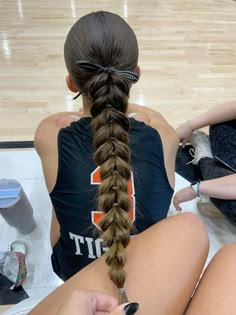 Tournament Hairstyles, Meet Day Hair, Softball Hair Styles, Gameday Hairstyles, Lax Hair, Hairstyle Volleyball, Gameday Hair, Tennis Hairstyles