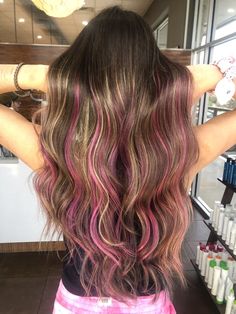 Brown Hair With Pink Highlights, Brown And Pink Hair, Pink Blonde Hair, Cute Hair Colors, Brown Hair Inspo