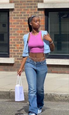 00s Fashion Women, 90s And 2000s Fashion Outfits, Regular Sized Women Fashion, 2000s Fashion Outfits Black Women Summer, Black Women Y2k Fashion, Y2k Outfit Ideas Black Women, Y2k Black Women Fashion, 90s Inspired Outfits Black Women, 90’s Outfits Aesthetic