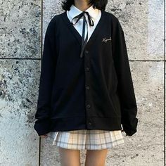 School Sweatshirt Outfit, White Academia, Cute Korean Outfits, Sixth Form Outfits, School Sweatshirts, Sixth Form, Lovely Clothes