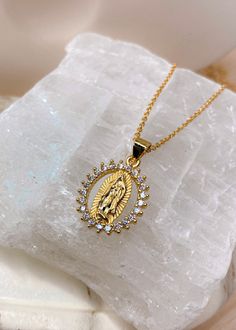 Delicate Virgin Mary pendant copper necklace with cubic zirconia. Pendant is gold-plated copper. High quality necklace and the perfect gift! Virgin Mary Pendant, 1st Communion, Catholic Jewelry, Communion Gifts, Copper Necklace, Virgin Mary, Gift For Mom