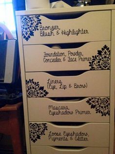 Awesome idea for organizing makeup Nail Design, Nail Art, Nail Salon, Irvine, Newport Beach Simple Stencil, Rangement Makeup, Zimmer Diy, Makeup Station, Diy Vanity, Vanity Room, Vanity Organization, Glam Room, Makeup Rooms