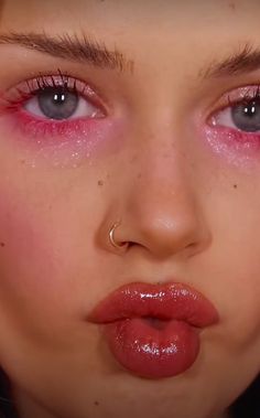 Fun Valentines Makeup, Valentine’s Day Looks Makeup, Valentines Makeup Aesthetic, Soft Valentines Makeup, Strawberry Costume Makeup, Fun Pink Makeup Looks, Pink Valentine’s Day Makeup, Easy Valentine’s Day Makeup, Galentines Makeup