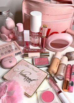 Makeup Wishlist Ideas, Make Up Astethic, Blush Makeup Products, Pinkish Makeup, Trending Makeup Products, Pink Makeup Aesthetic, Pink Aesthetic Makeup, Pretty Pink Aesthetic, Blush Aesthetic