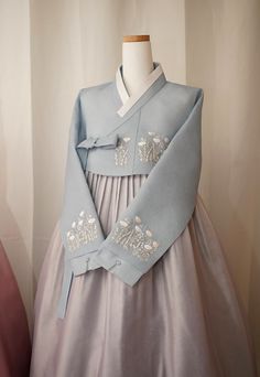 [Premium Hanbok Rental] * 100% refund if the package doesn't arrive on time. * Order return label  * Order a 100% refundable security deposit to complete your order * Reserve at least 2 weeks in advance (contact us for urgent order) ■ INCLUDED ITEM: Everything inside the photo.  - Top, skirt, petticoat, norigae ■ SIZE - Please fill out the memo when you place an order - Chest measurement, height, and U.S. top size - Please send me a full body photo for me to ship the correct size ■ HOW IT WORKS : 1. Shipping The package will be scheduled to arrive within 2days before your actual event.  It's advisable to order as soon as possible as we process the order as it was received. 2. Receive As soon as you receive the package, please inspect that all requested items are included.  Please contact u Hanbok Traditional Royal, Blue Hanbok, Korean Hanbok Modern, Hanbok Rental, Hanbok Design, Hanbok Aesthetic, Korean Traditional Dress Hanbok, Modern Hanbok Dress, Full Body Photo