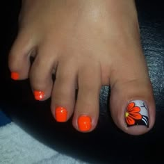 Tropical Toe Nail Designs, Fall Toenails, Pedicure Design Ideas, Coral Toe Nails, Spring Toes, Toe Nail Designs For Fall, Nail Designs For Fall, Toe Nail Ideas