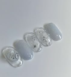 Korean Nails Designs Winter, Korean Xmas Nails, Korean Nails Winter, Winter Douyin Nails, Japanese Winter Nails, Winter Nails Korean, Winter Korean Nails, Christmas Korean Nails, Clear Christmas Nails