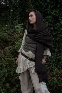 Outlander Shawl, Pagan Fashion, English Clothes, Pagan Clothing, Bohemian Wrap, Handwoven Shawls, Scarf Outfit, Wool Poncho, Medieval Clothing