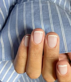 French Nail On Short Nails, Natural French Tip Manicure, Natural Nails With French Tip, French Nails Gel Short, French Tips How To, French Nails On Natural Nail, Short Nail French Designs, Gel Nails Natural Nail Short, Short Nail French Manicure