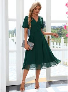 JJ's House No Chiffon Midi V-Neck Fall Spring Summer Winter A-line Yes Hunter Green S Height:5.7ft(174cm) Bust:33.5in(85cm) Waist:26in(66cm) Hips:36in(91cm) Dress. #JJ's House #No #Chiffon #Midi #VNeck #Fall #Spring #Summer #Winter #Aline #Yes #HunterGreen #S #Dress Plus Size Chic, Macy Dresses, Middle Age Fashion, Chiffon Midi Dress, Party Summer, Shein Dress, Summer Party Dress, Dress For Short Women, Lantern Sleeve