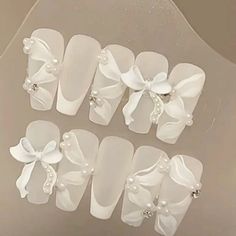 Cute Charm Nails Acrylic, Valentines Day Nails Douyin, Asia Nails Art Designs, White Nails Coquette, White Douyin Nails, Fun Wedding Nails, Nails Christmas Designs, Whimsical Nail Art, Summer 2023 Nail Trends