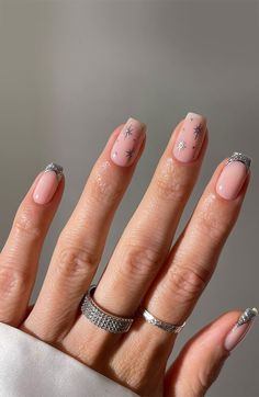 glitter nails, festive nails, new year eve nails, glitter tip nails, glitter french tip nails, festive nail art Milky Nails, Square Nail Designs, Christmas Gel Nails, Colorful Nails, Christmas Nails Acrylic, Short Acrylic Nails Designs, Festival Nails, Silver Nails