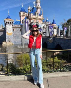 disney winter outfit Hollywood Studios Outfit Winter, Disneyworld Christmas Outfit, Cute Outfits For Disney World, Cute Disney Outfits For Women, Disney World Outfits Winter, Disneyland Christmas Outfit