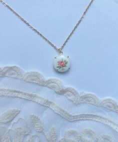 Vintage Pink Charm Necklace  18-inch chain Cute Flower Necklace, Wildflower Jewelry, Pink Charm, Flower Charm Necklace, Jewelry Cute, Shiny Objects, Vintage Necklaces, Flower Charm, Flower Necklace