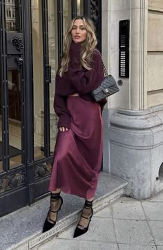 Red Outfit Office, Burgundy Fashion Aesthetic, Burgundy Midi Skirt Outfit, Autumn Red Outfit, Burgundy Skirt Outfit Ideas, Maroon Skirt Outfit Ideas, Burgundy Satin Skirt Outfit, Burgundy Aesthetic Outfit, Cherry Red Outfit Ideas